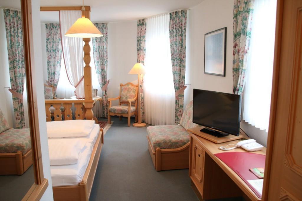 Landgasthof Hotel Bechtel Zella Экстерьер фото